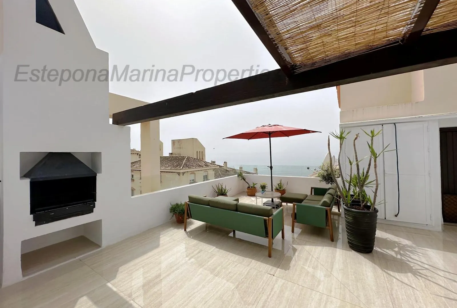 Emp 21, Large South Facing Duplex Apartment Estepona