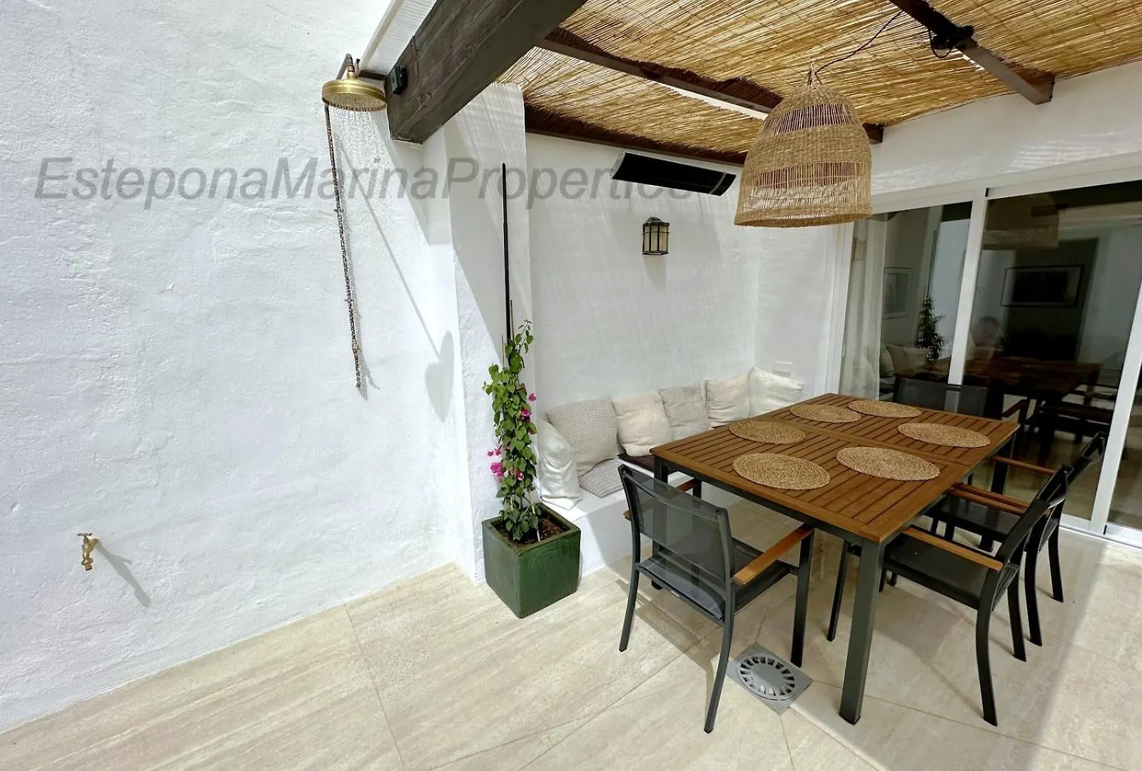 Emp 21, Large South Facing Duplex Apartment Estepona