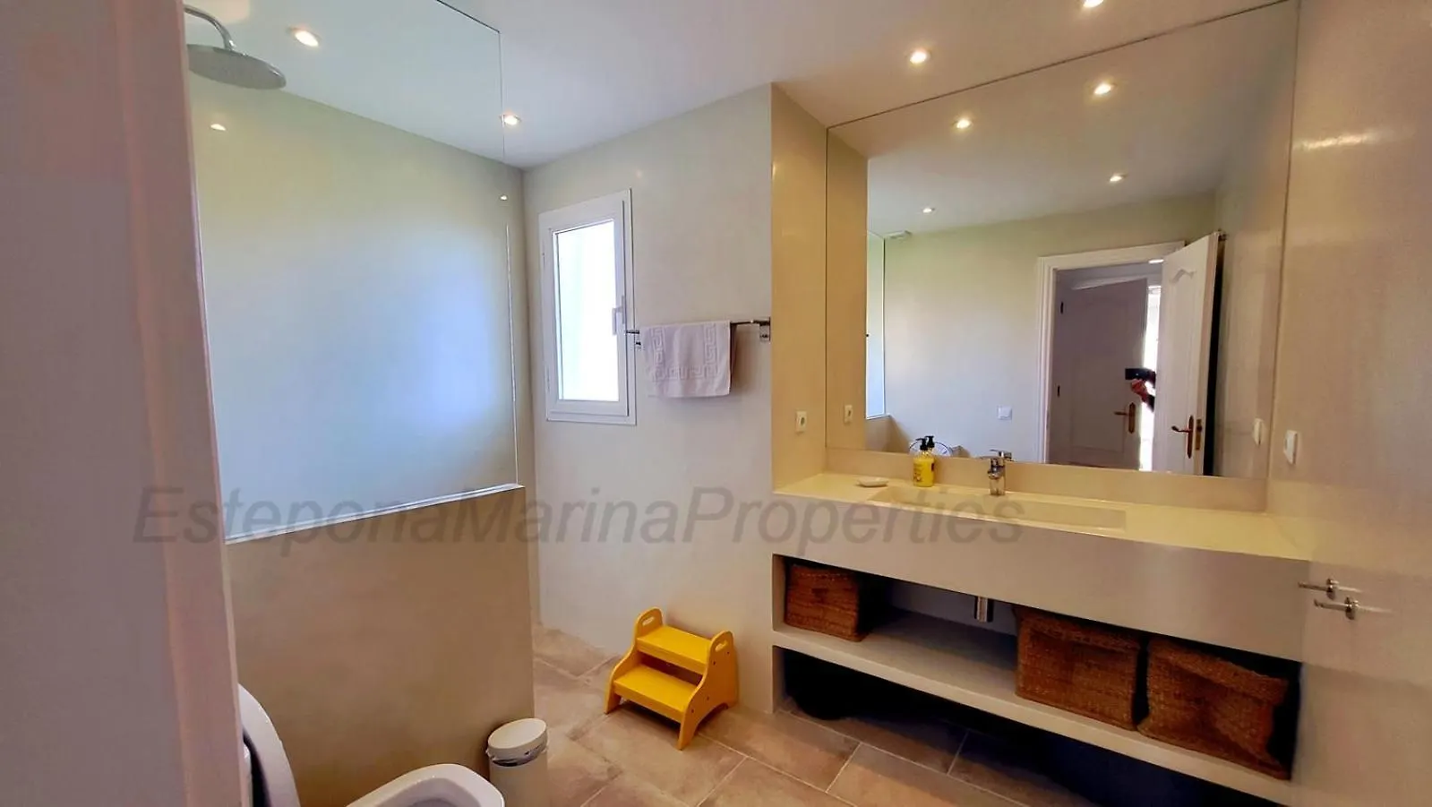 Emp 21, Large South Facing Duplex Apartment Estepona