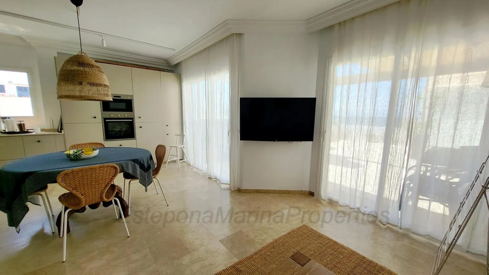 Emp 21, Large South Facing Duplex Apartment Estepona